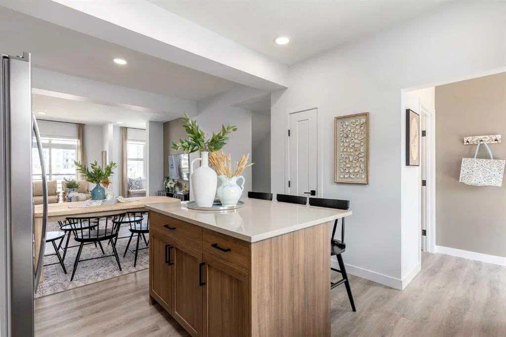 1490 Rangeview Drive SE, Calgary — photo 4 of 21