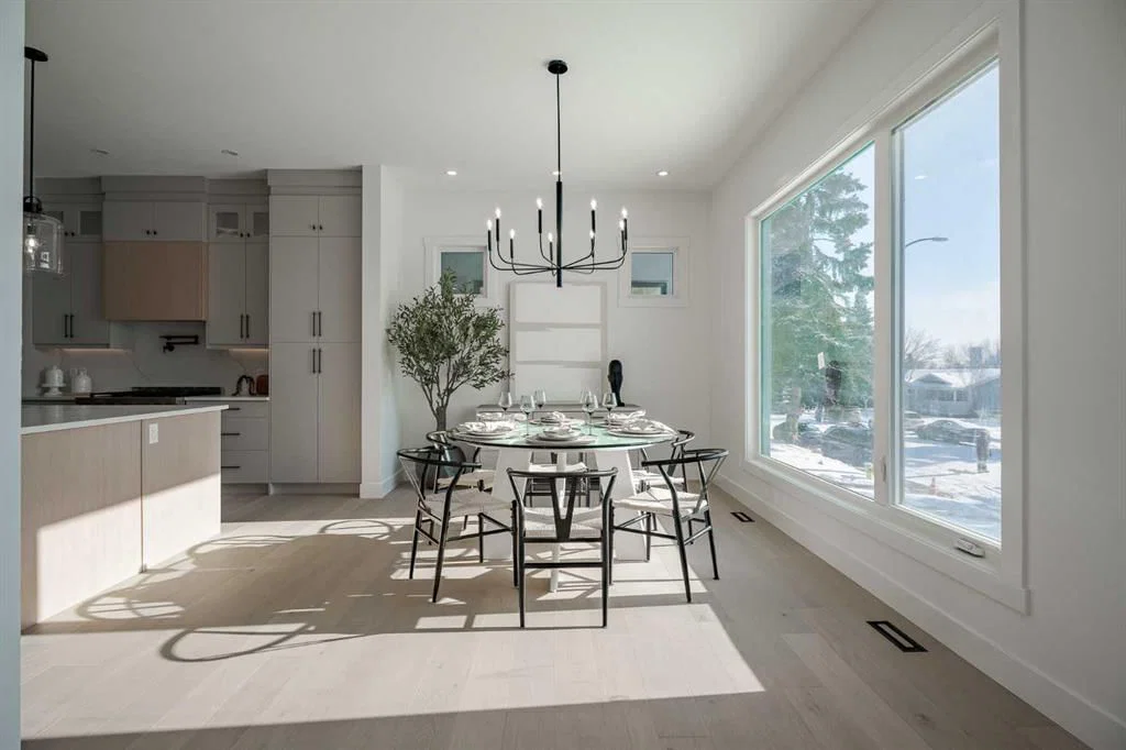 44 Collingwood Place NW, Calgary — photo 3 of 47
