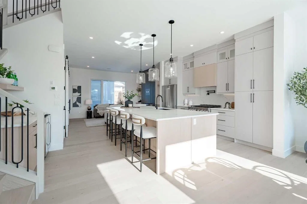 44 Collingwood Place NW, Calgary — photo 5 of 47