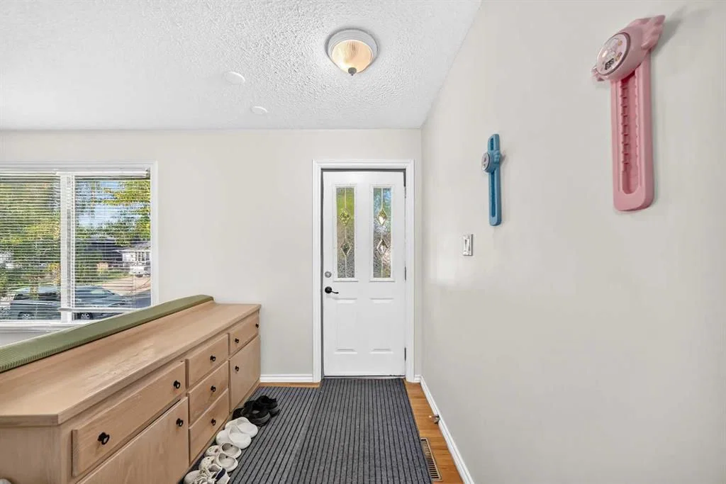 5112 Viceroy Drive NW, Calgary — photo 5 of 50
