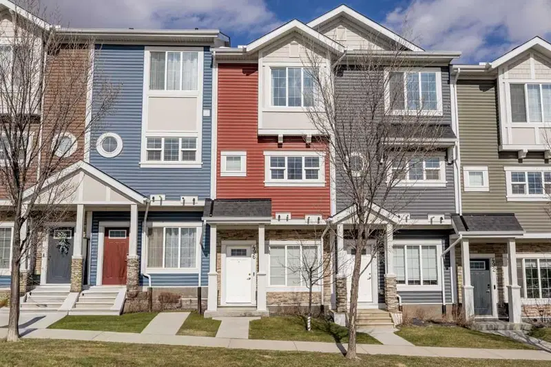 496 Nolan Hill Boulevard NW, Calgary — main listing photo