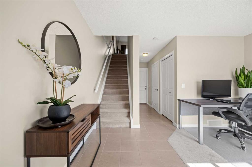 496 Nolan Hill Boulevard NW, Calgary — photo 4 of 34