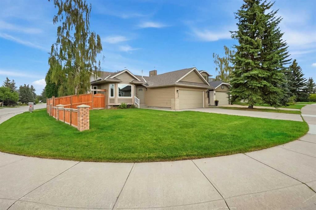 72 Sunlake Road SE, Calgary — main listing photo