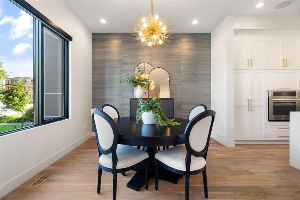 1707 46 Avenue SW, Calgary — photo 3 of 47