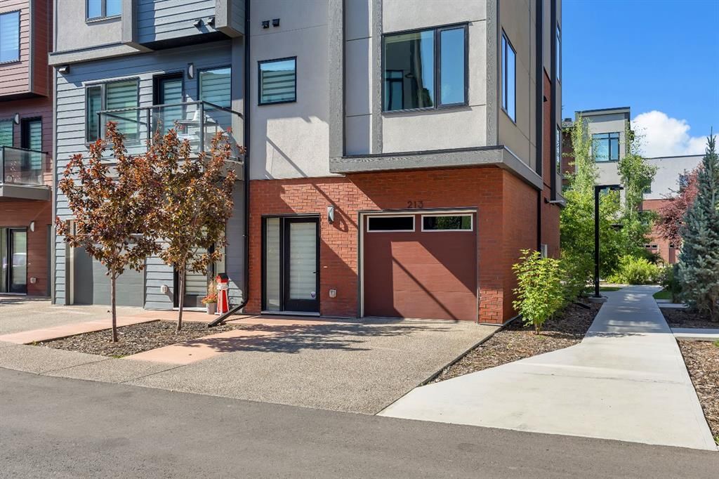 213 Greenbriar Common NW, Calgary — photo 5 of 43