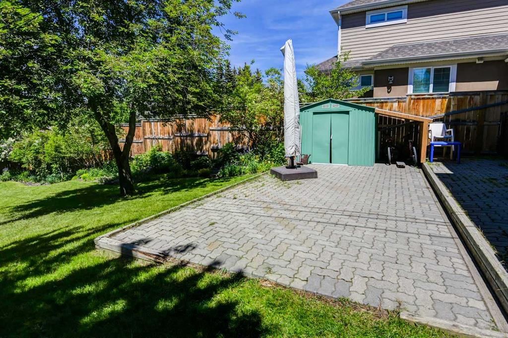 47 Cambridge Road NW, Calgary — photo 5 of 35