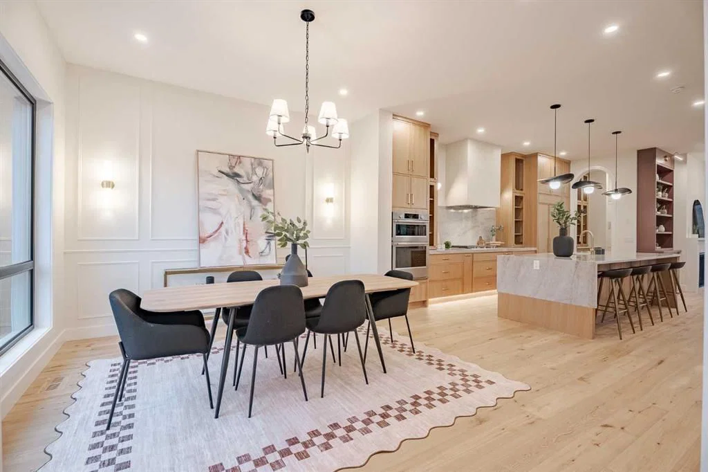 112 7 Avenue NW, Calgary — photo 3 of 50