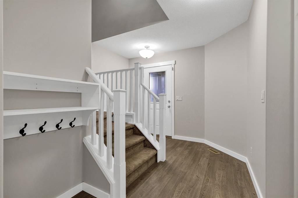135 Kingsbridge Road SE, Airdrie — photo 3 of 36