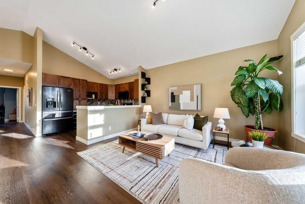 24 Elgin Meadows Manor SE, Calgary — photo 5 of 50