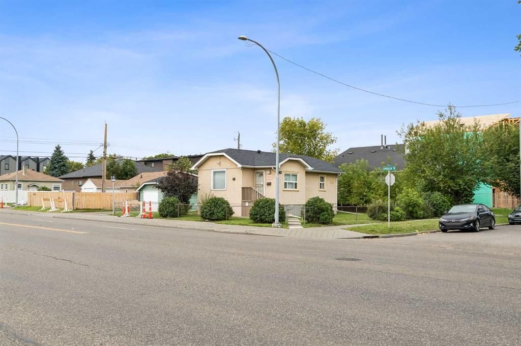 263 19 Avenue NE, Calgary — photo 2 of 22