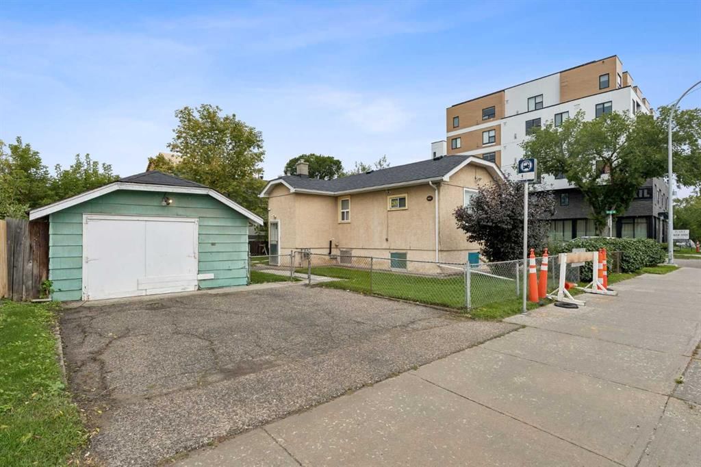 263 19 Avenue NE, Calgary — photo 3 of 22
