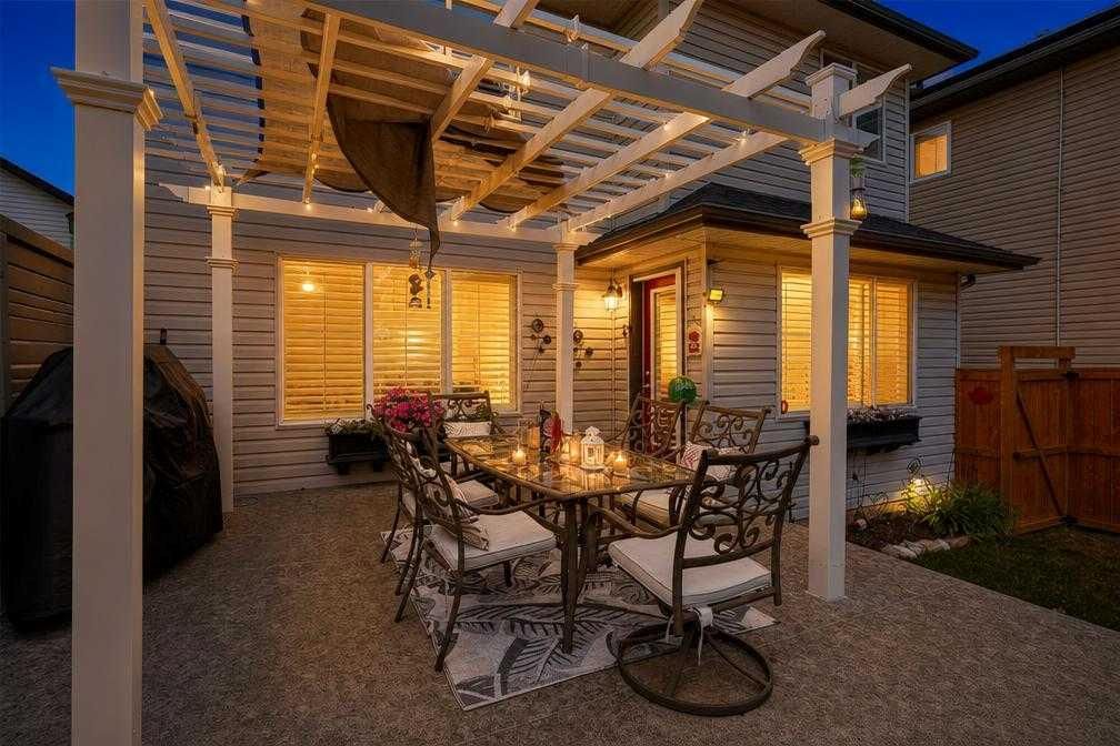 121 Rockyspring Terrace NW, Calgary — photo 2 of 38