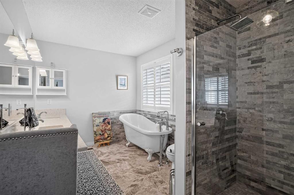 121 Rockyspring Terrace NW, Calgary — photo 5 of 38