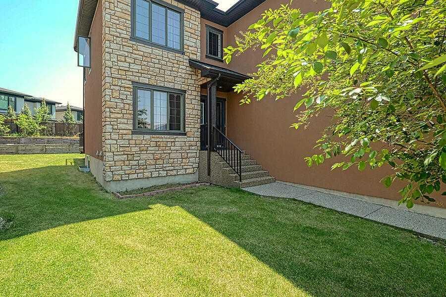 16 Rockcliff Point NW, Calgary — photo 3 of 47
