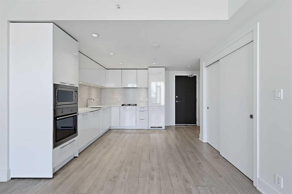 1305, 901 10 Avenue SW, Calgary — photo 2 of 50