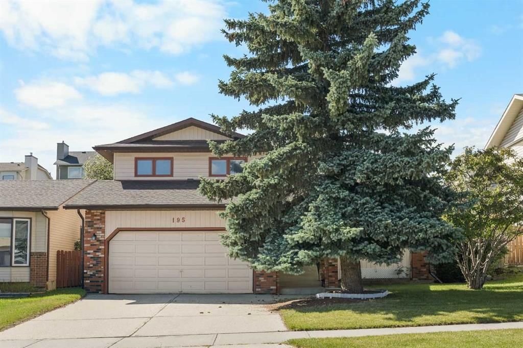 195 Edgepark Boulevard NW, Calgary — main listing photo