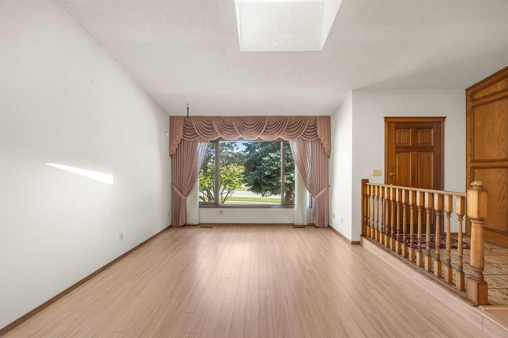 195 Edgepark Boulevard NW, Calgary — photo 5 of 44