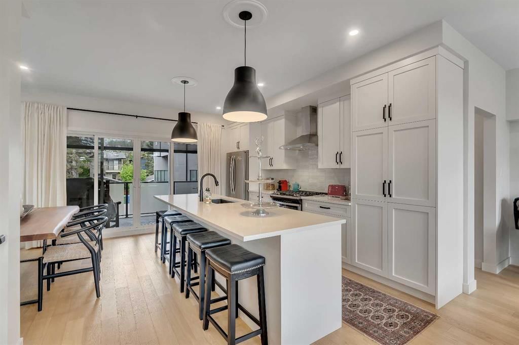 4305 16 Street SW, Calgary — photo 5 of 17