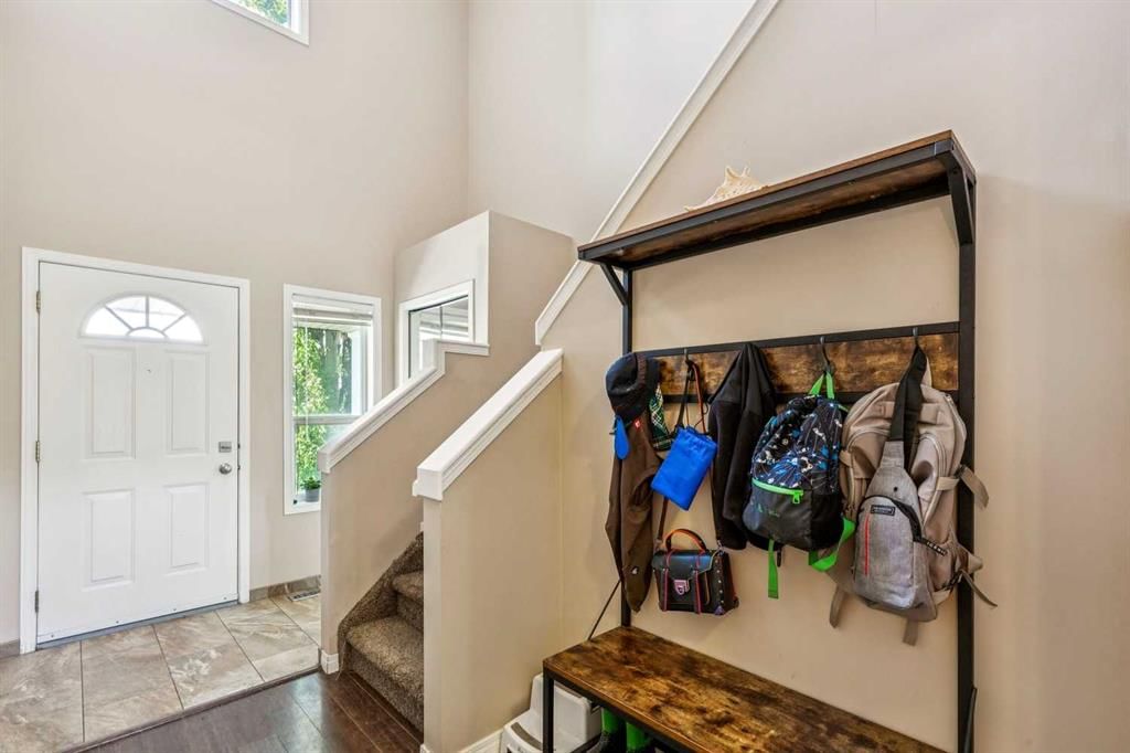 118 Citadel Meadow Gardens NW, Calgary — photo 4 of 38