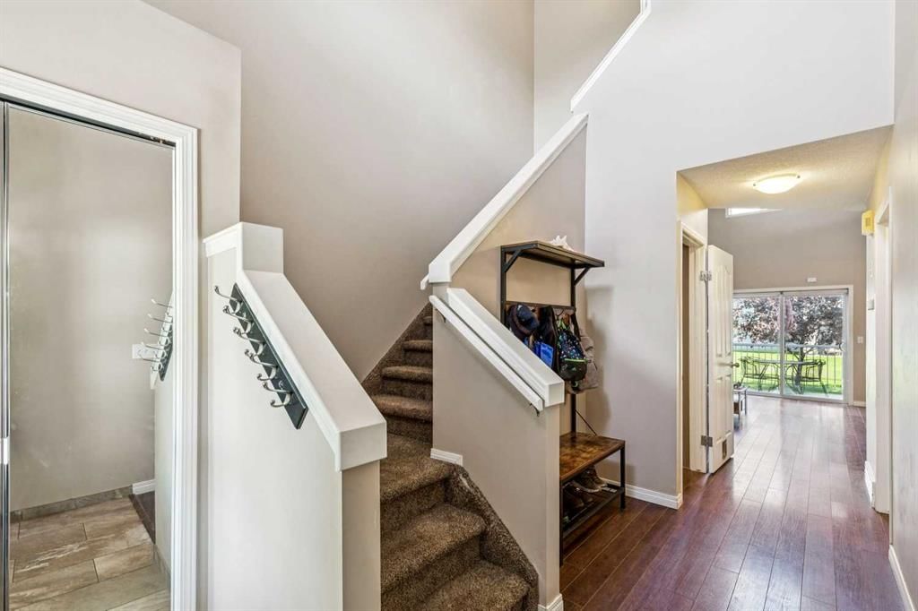 118 Citadel Meadow Gardens NW, Calgary — photo 5 of 38