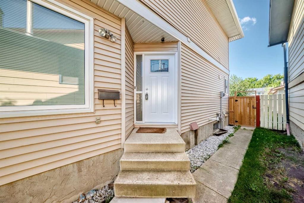 119 Templeby Place NE, Calgary — photo 2 of 26