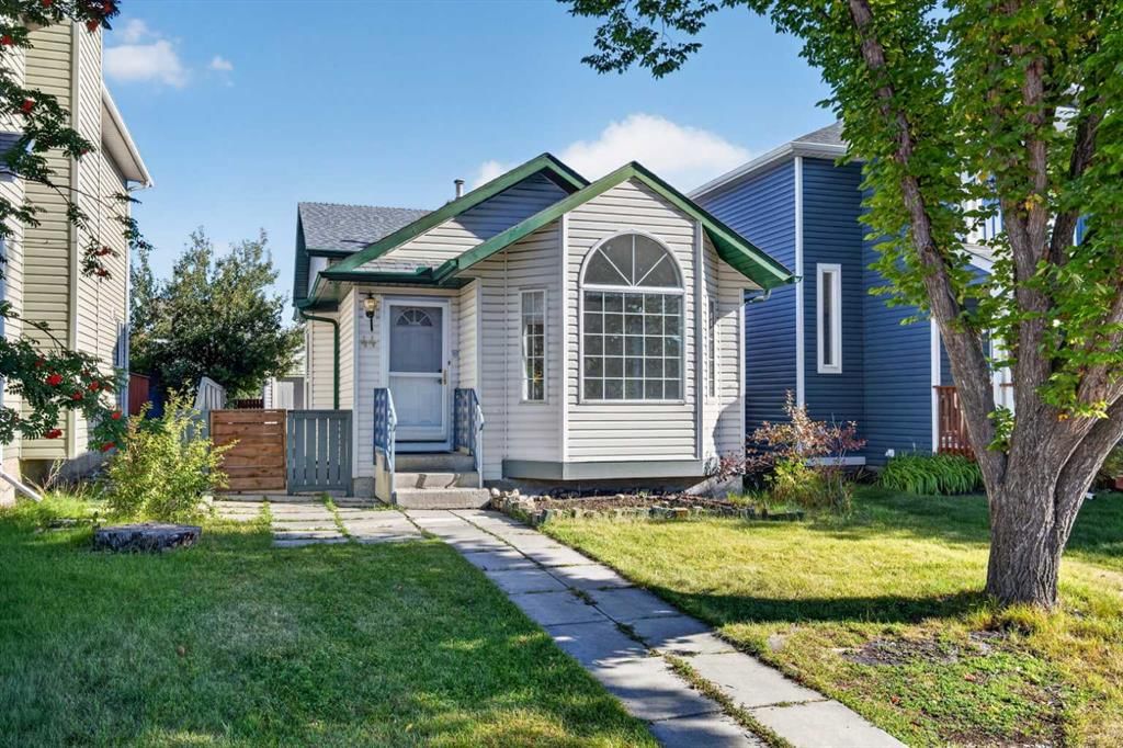 44 Harvest Gold Circle NE, Calgary — main listing photo