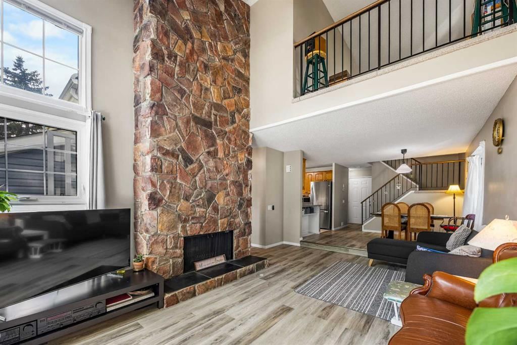 12, 28 Berwick Crescent NW, Calgary — photo 5 of 35