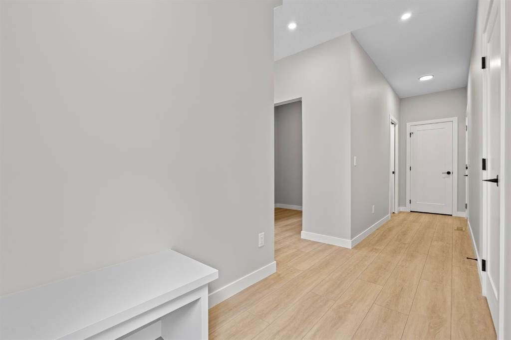 129 Walgrove Bay SE, Calgary — photo 2 of 37