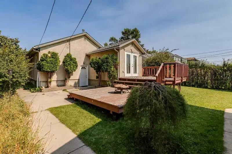 415 51 Avenue SW, Calgary — main listing photo