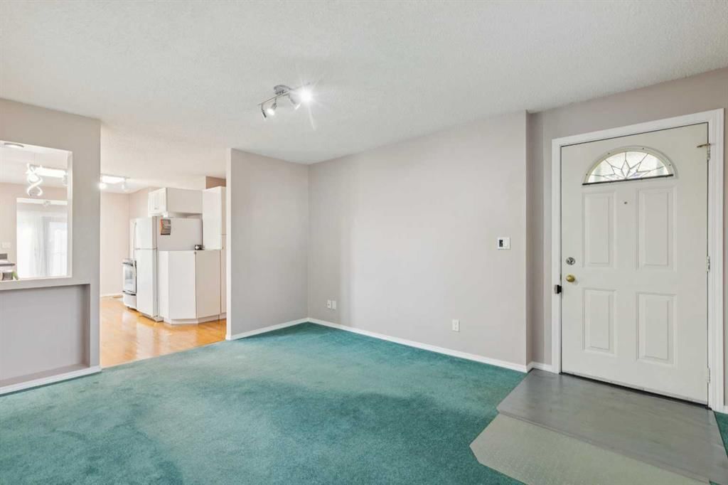 415 51 Avenue SW, Calgary — photo 4 of 31