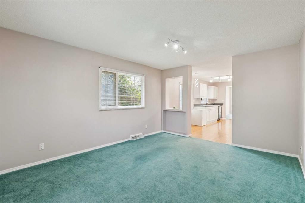 415 51 Avenue SW, Calgary — photo 5 of 31