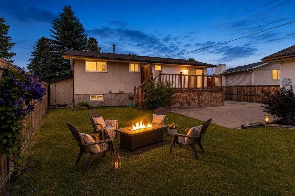 152 Maddock Way NE, Calgary — main listing photo