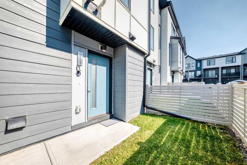 211 Evanscrest Square NW, Calgary — photo 3 of 40