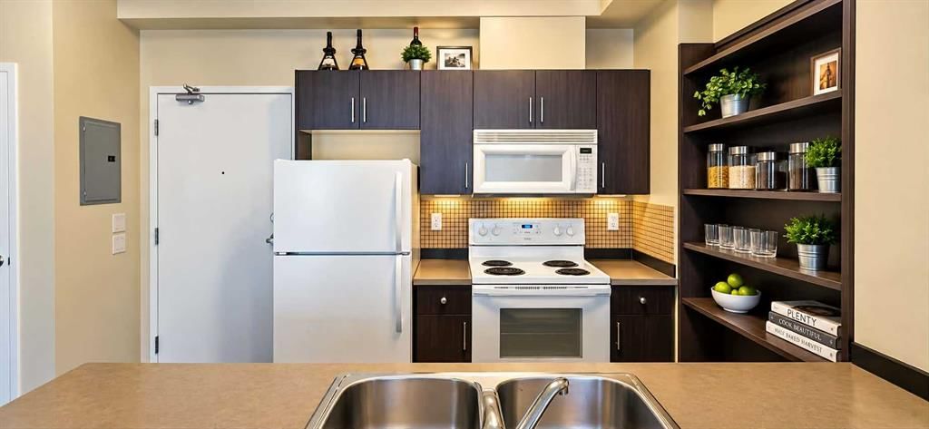 3309, 73 Erin Woods Court SE, Calgary — photo 3 of 10