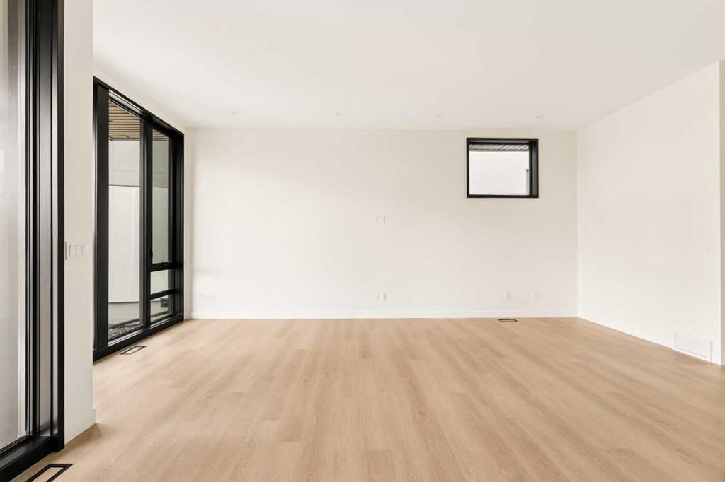 3C Willow Crescent SW, Calgary — photo 4 of 50