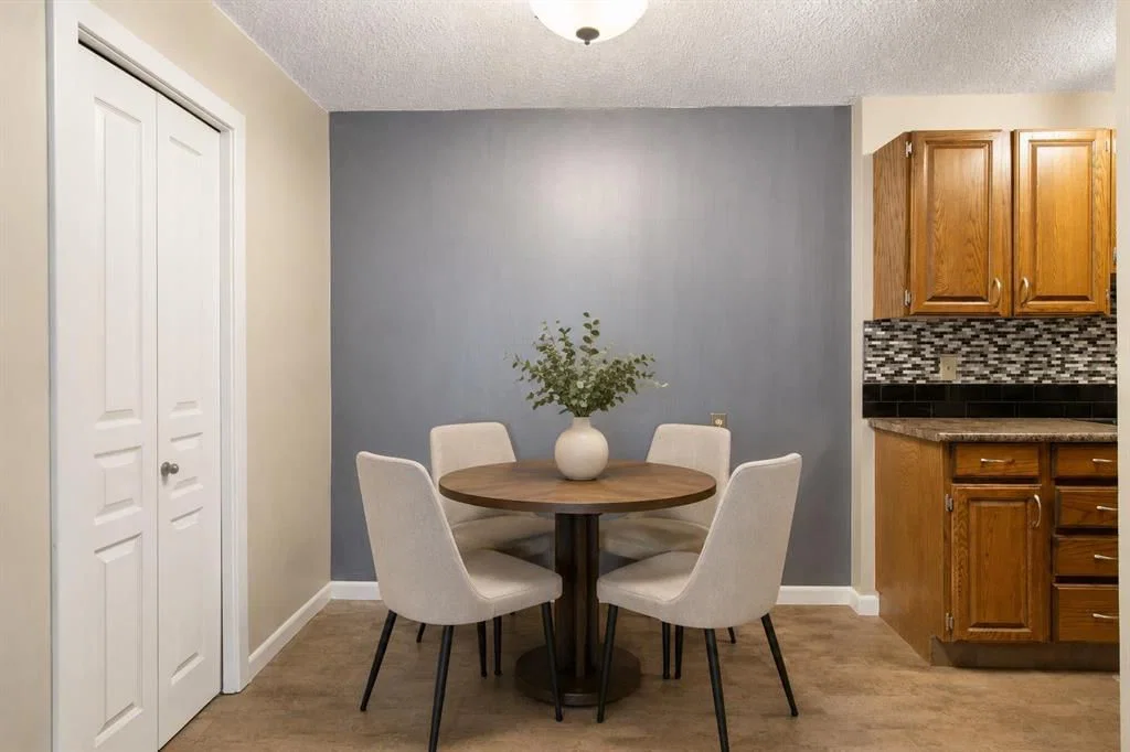 522, 6400 Coach Hill Road SW, Calgary — photo 5 of 17