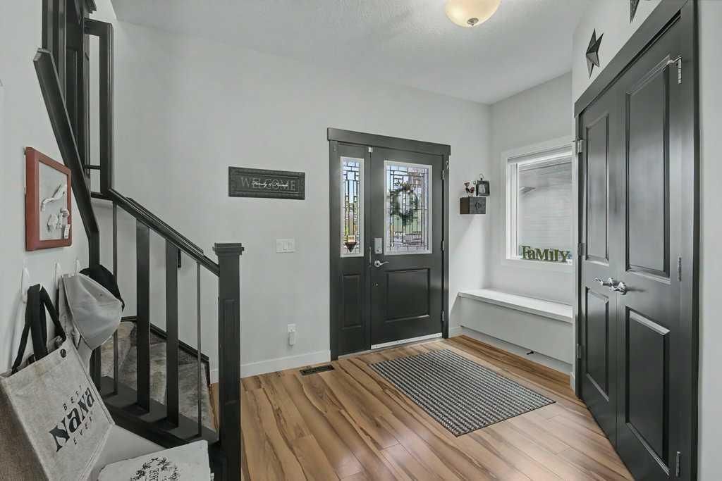 3 Ranchers Way, Okotoks — photo 2 of 38