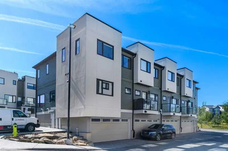 301, 218 Sherwood Square NW, Calgary — photo 3 of 33