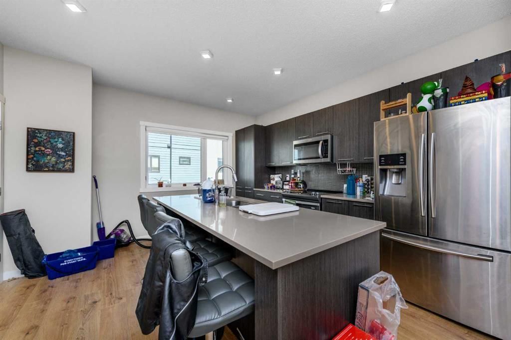 301, 218 Sherwood Square NW, Calgary — photo 4 of 33