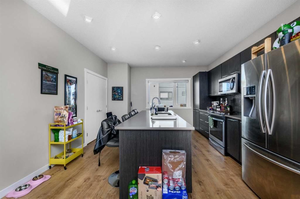 301, 218 Sherwood Square NW, Calgary — photo 5 of 33