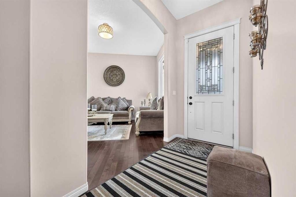 40 Sherwood Manor NW, Calgary — photo 5 of 50