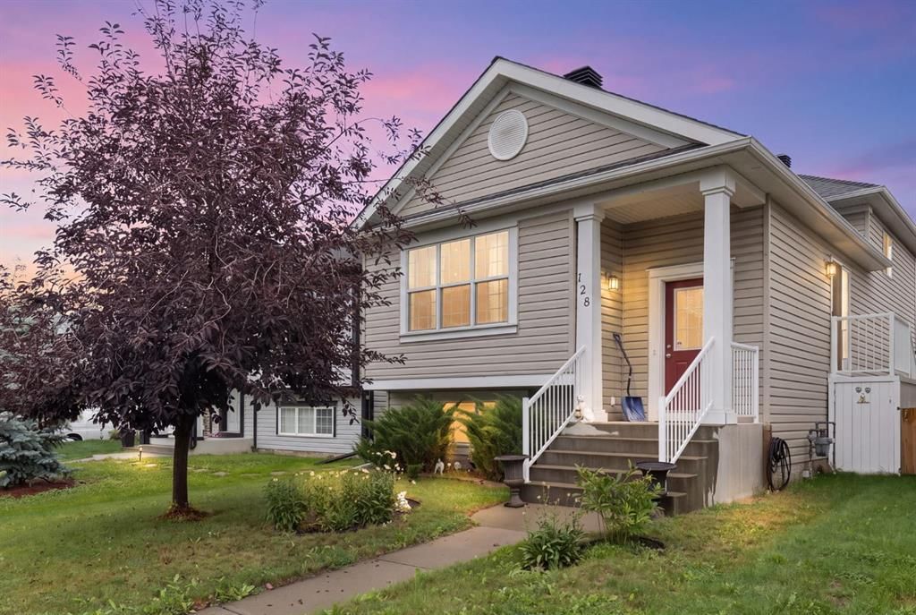 128 Copperstone Grove SE, Calgary — main listing photo