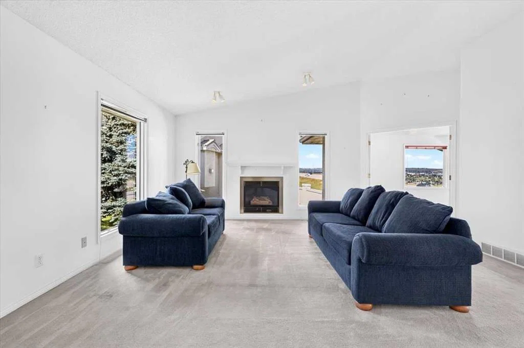 24, 5790 Patina Drive SW, Calgary — photo 4 of 48