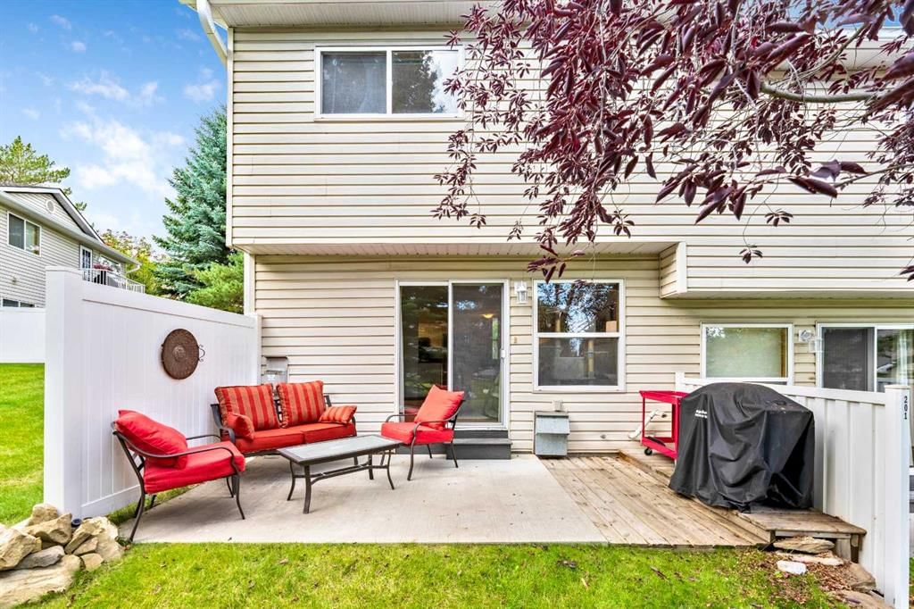 197 Somervale Point SW, Calgary — photo 4 of 38