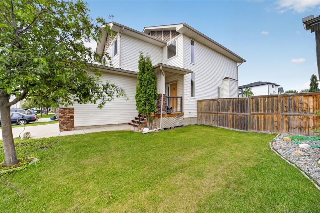5 Havenfield Drive, Carstairs — photo 2 of 28
