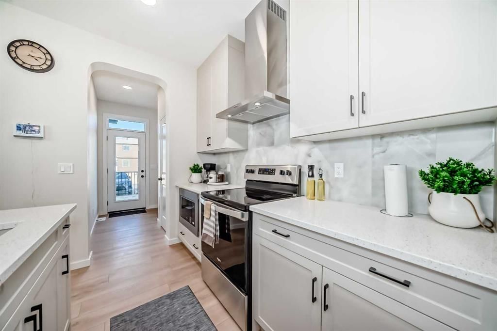 560 Lewisburg Place NE, Calgary — photo 5 of 27