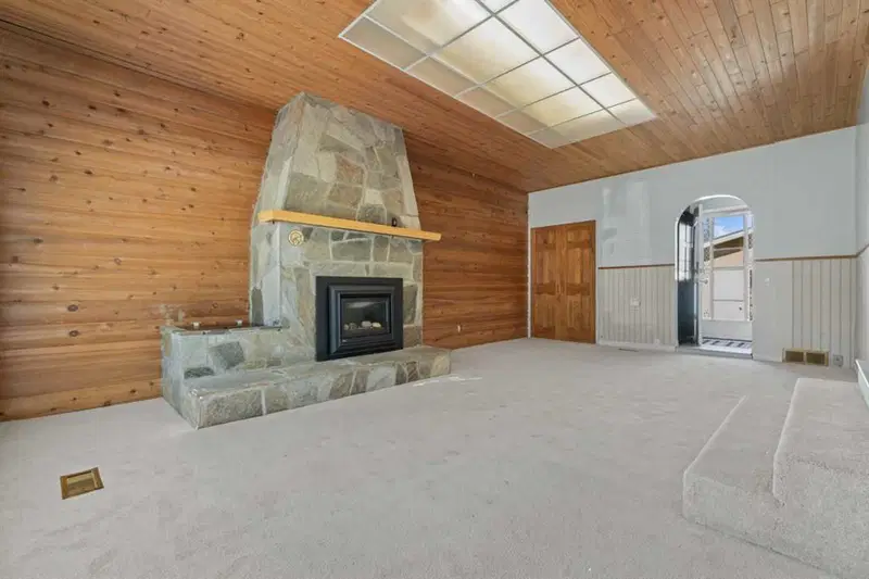135 Queensland Road SE, Calgary — photo 5 of 50