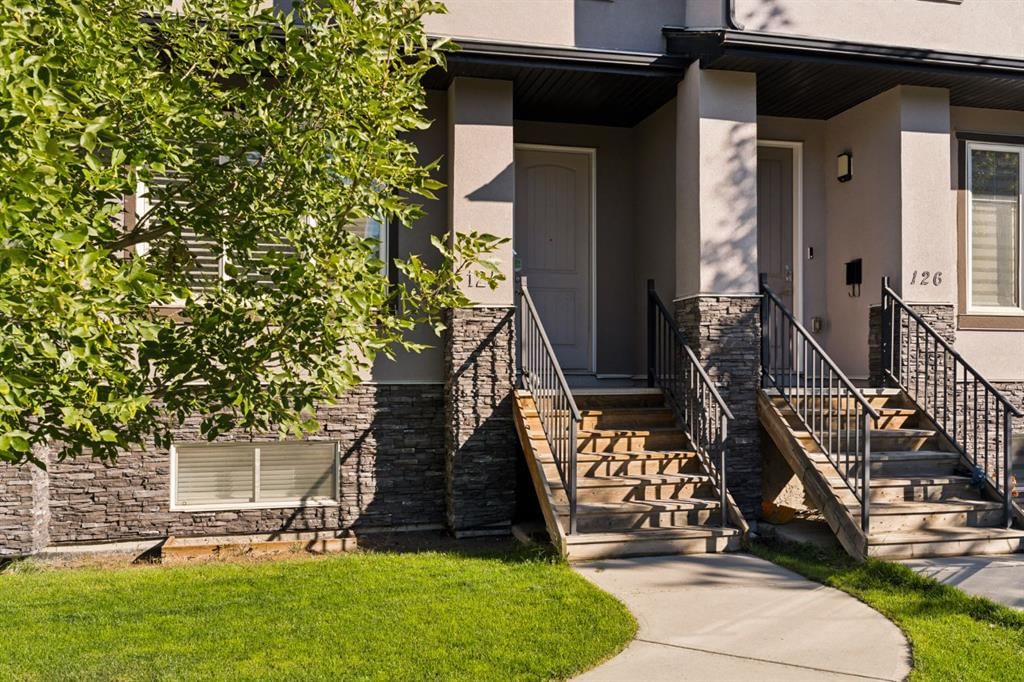 124 25 Avenue NE, Calgary — photo 3 of 45