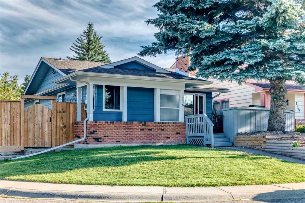 116 Midland Crescent SE, Calgary — main listing photo