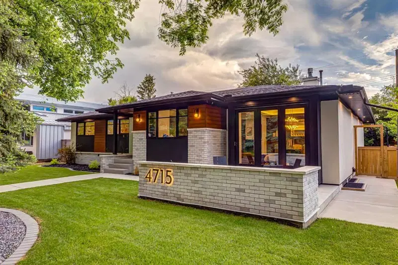 4715 15 Street SW, Calgary — main listing photo